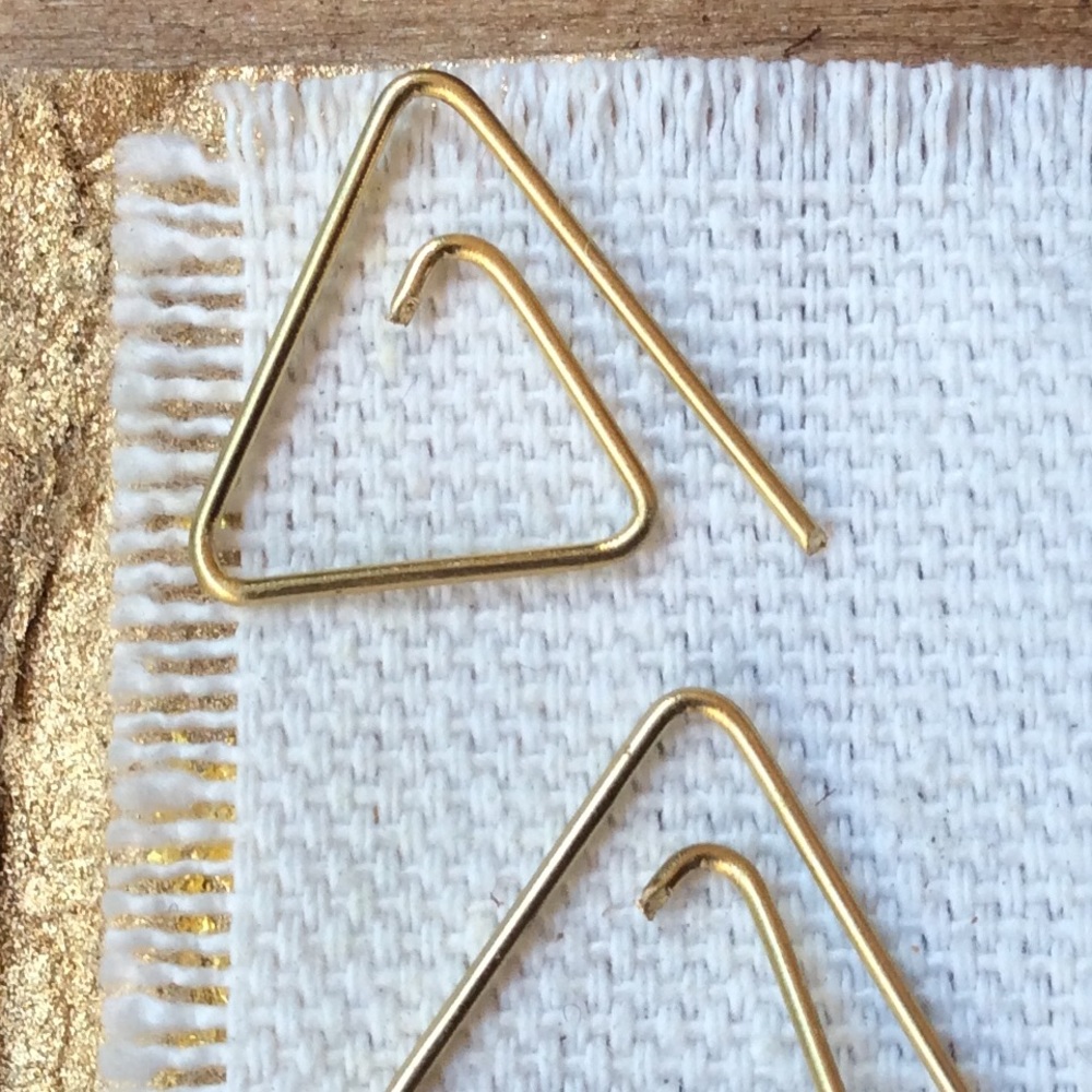 New Stylish tiny handcrafted Earrings Gold Finish - Picture 7 of 8